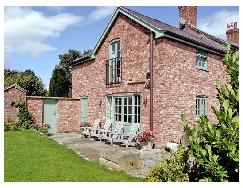 Click here for more about Glan Clwyd Isa - Cae Caled Cottage