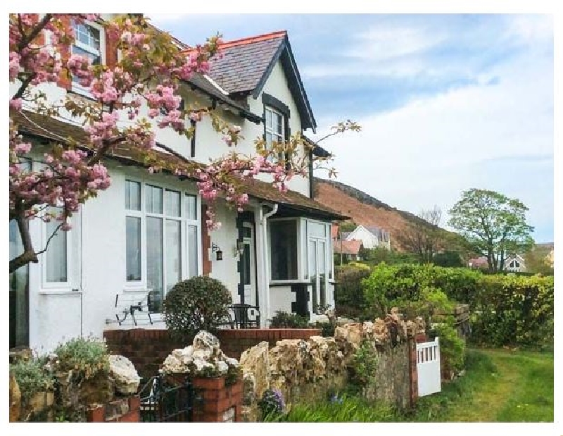 Click here for more about 2 Cae Glas