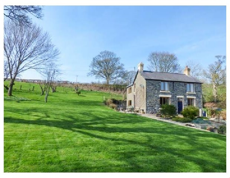 Click here for more about Groes Lwyd