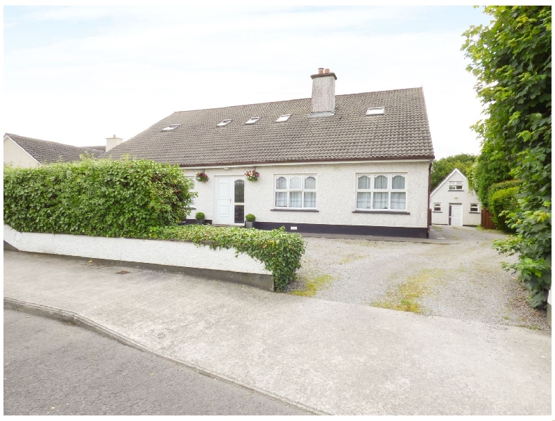Click here for more about Kiltartan House 2B