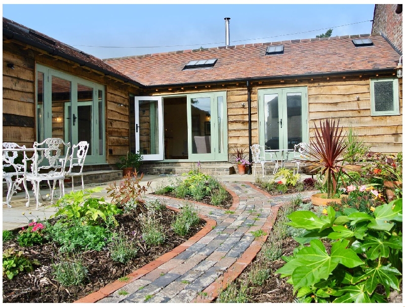 Click here for more about Nest Holiday Hideaway | Wren Cottage