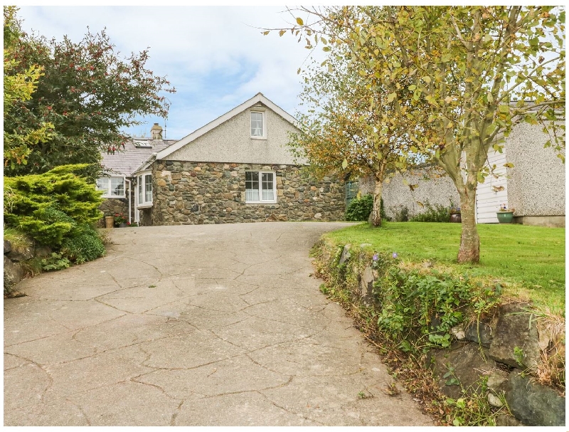 Click here for more about Glan Felin