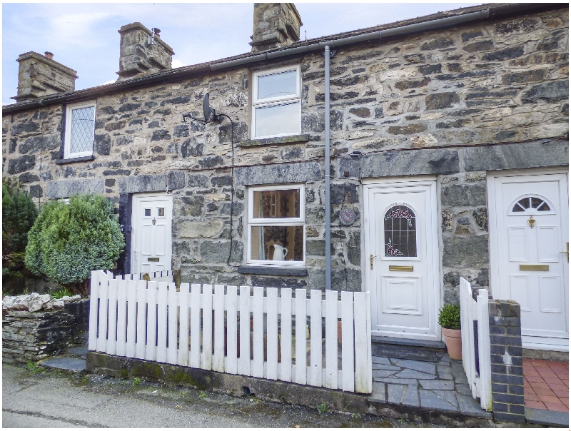 Click here for more about 2 White Street