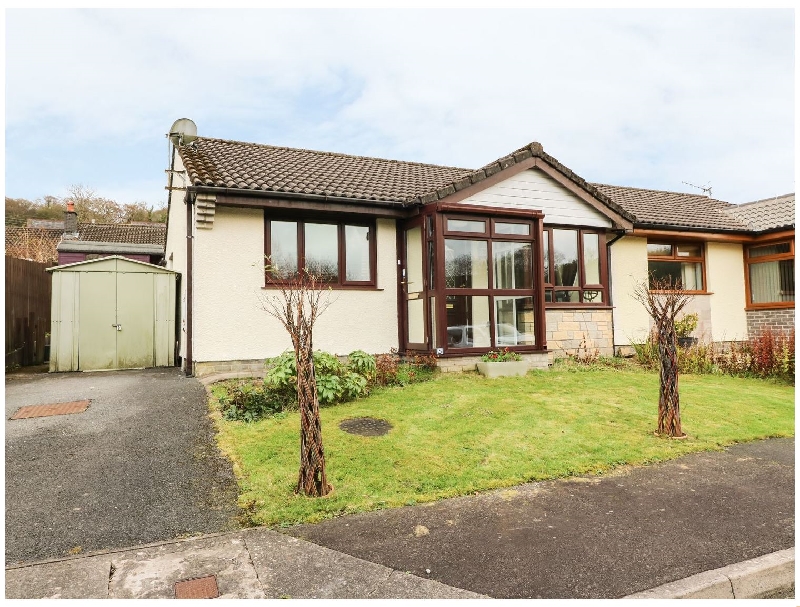 Click here for more about 9 Golwg Y Cwm