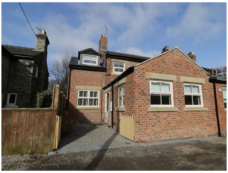 Click here for more about 4 Station Cottages