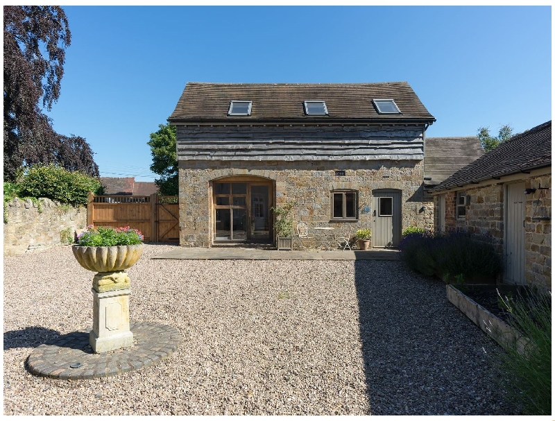 Click here for more about Foxholes Barn