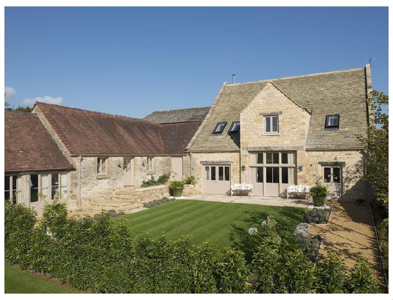 Click here for more about Thorndale Farm Barn (12) Stable Cottage