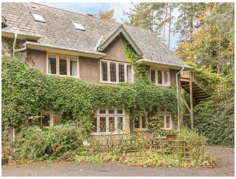 Click here for more about Hunters Lodge