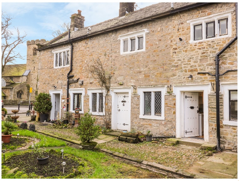 Click here for more about 3 Poole End