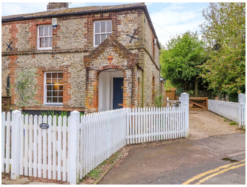 Click here for more about 3 Station Cottages