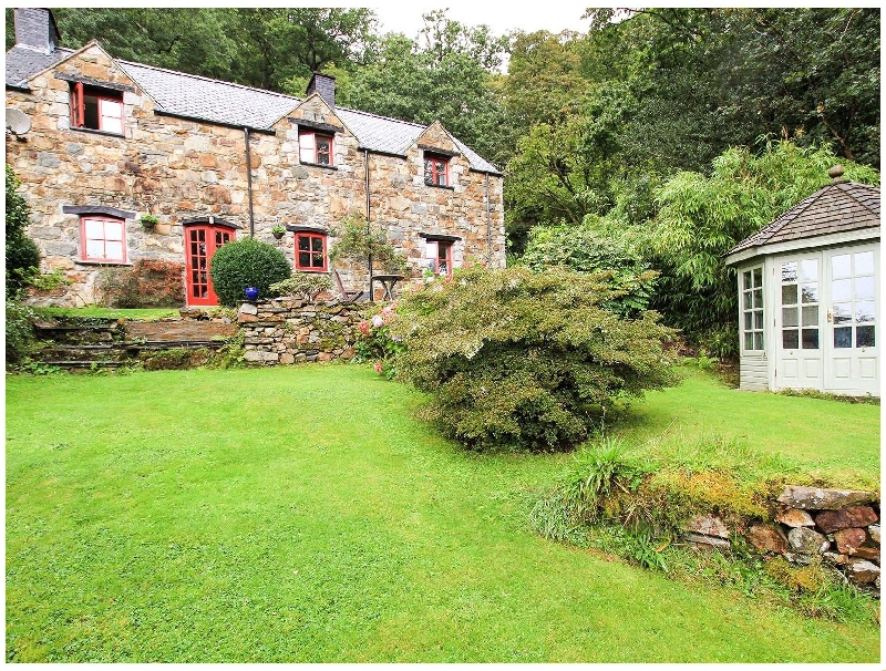 Click here for more about Ty Coch Maentwrog