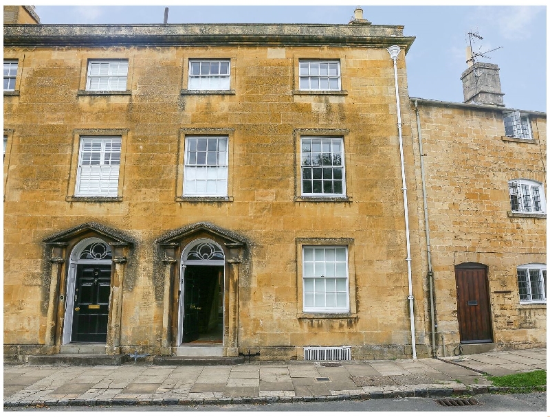 Click here for more about 4 Maidens Row